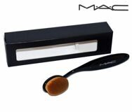 M.A.A.C Кисть для нанесения тонального